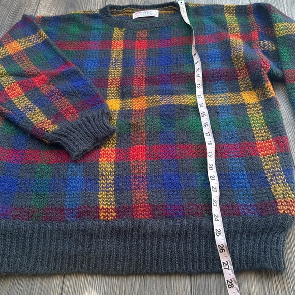 Vintage hand knit Tartan knit sweater by Bay Flower Knitting Co.,LTD oversized - Picture 4 of 10